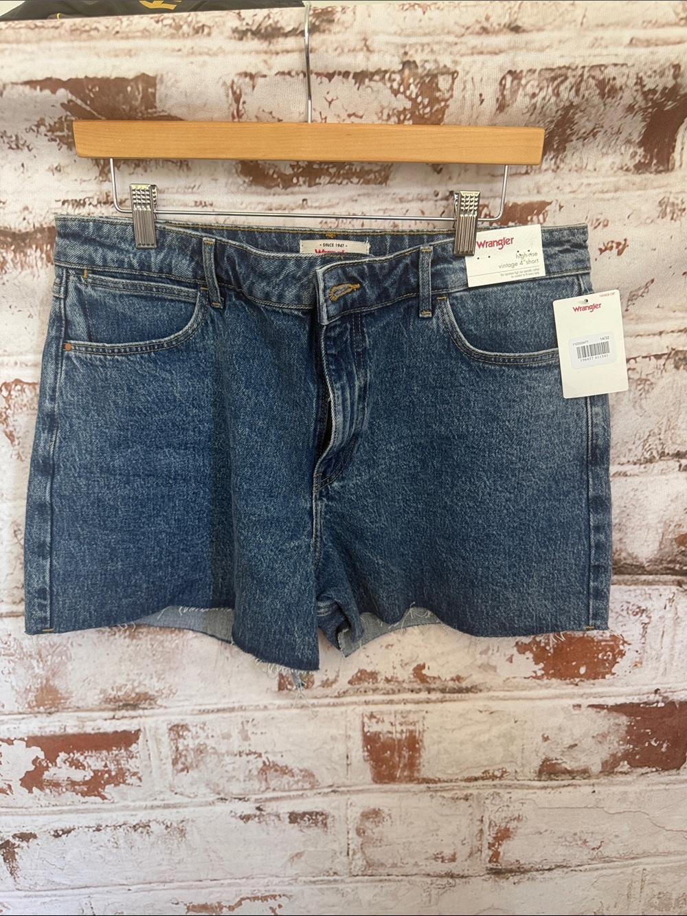 Wrangler Vintage-Style Jean Shorts in Blue Denim